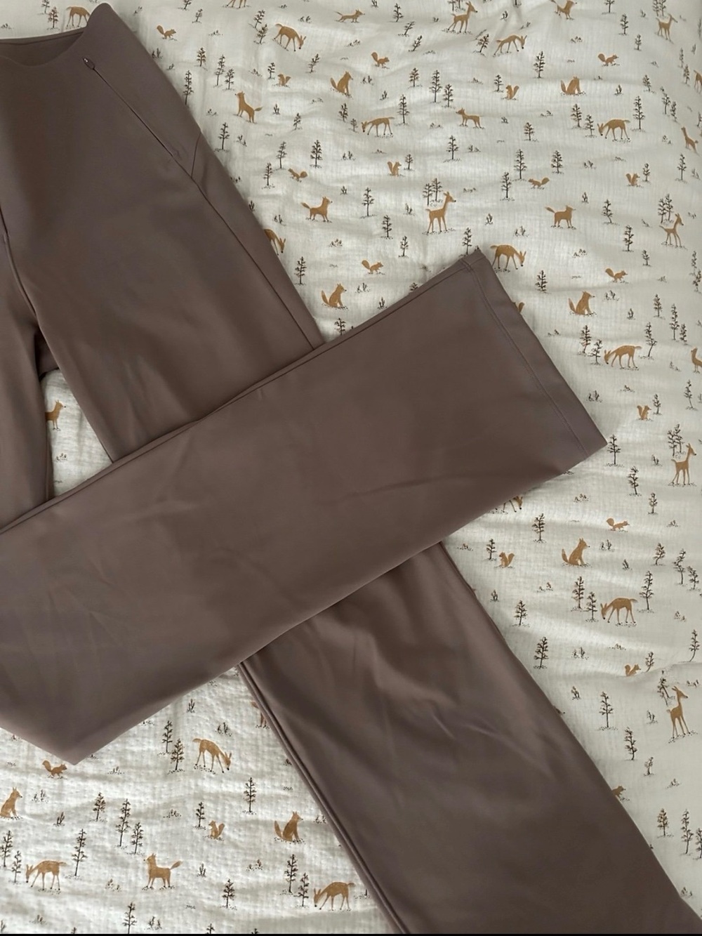 lululemon athletica Straight-Leg Pants in Taupe Brown - Picture 2 of 3